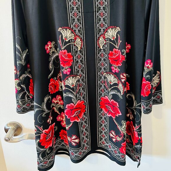 JM Collection Tunic - Picture 2 of 4